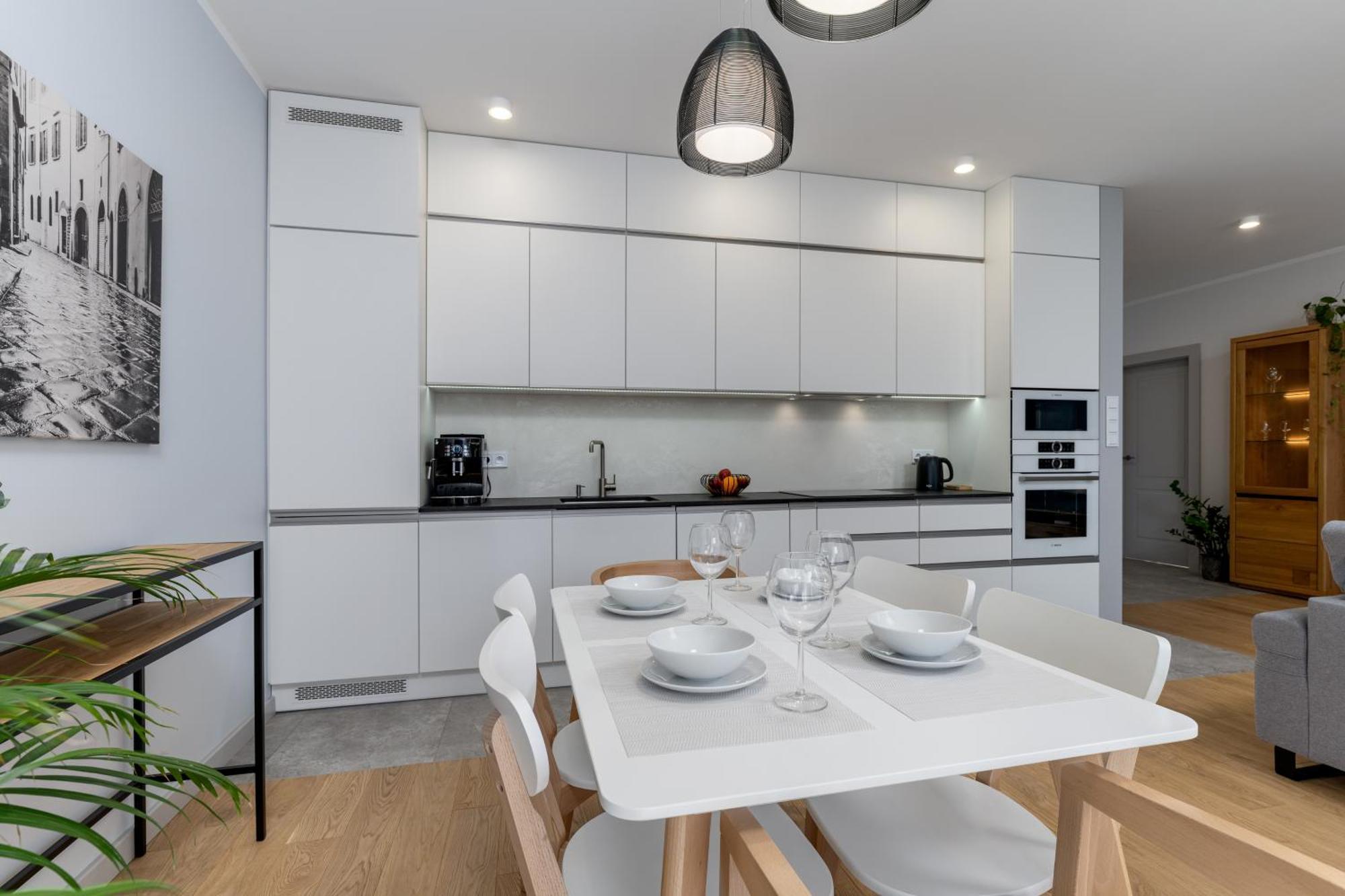 Br12 Premium Apartments , Garaz Bielsko-Biała Buitenkant foto